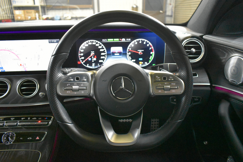 メルセデスベンツ Eクラス E350e AVG ｽﾎﾟｰﾂ ｴｸｽｸﾙｰｼﾌﾞP ﾚｰﾀﾞｰｾｰﾌﾃｨP PHV ﾊﾟﾉﾗﾏｻﾝﾙｰﾌ 全席ﾋｰﾀｰ黒革 ﾃﾞｨｽﾄﾛ ﾚｰﾝﾁｪﾝｼﾞ ﾌﾞﾗｲﾝﾄﾞｽﾎﾟｯﾄ AMGｴｱﾛ19AW ｷｰGO PTS ﾌｯﾄｹﾞｰﾄ ﾌﾞﾙﾒｽﾀｰ 地デジ360ｶﾒ 2年保証