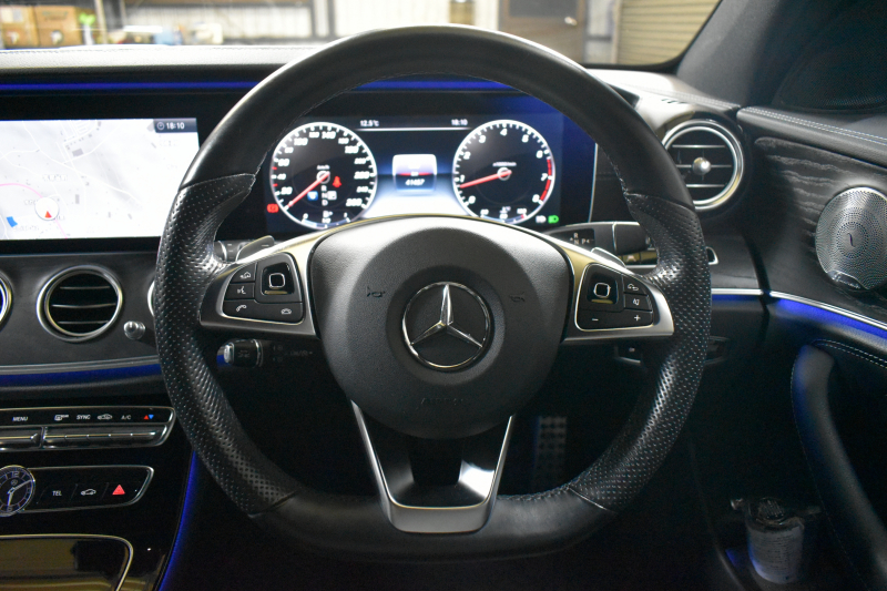 メルセデスベンツ Eクラス E250 AVG ｽﾎﾟｰﾂ ﾚｻﾞｰPKG ﾚｰﾀﾞｰSP MEｺﾈｸﾄ 全席ﾋｰﾀｰ黒革 ﾃﾞｨｽﾄﾛ Lﾁｪﾝｼﾞ AMGｴｱﾛ19AW ｷｰGO ﾌｯﾄｹﾞｰﾄ ﾌﾞﾙﾒｽﾀｰ 地ﾃﾞｼﾞ360ｶﾒﾗ 2年保証