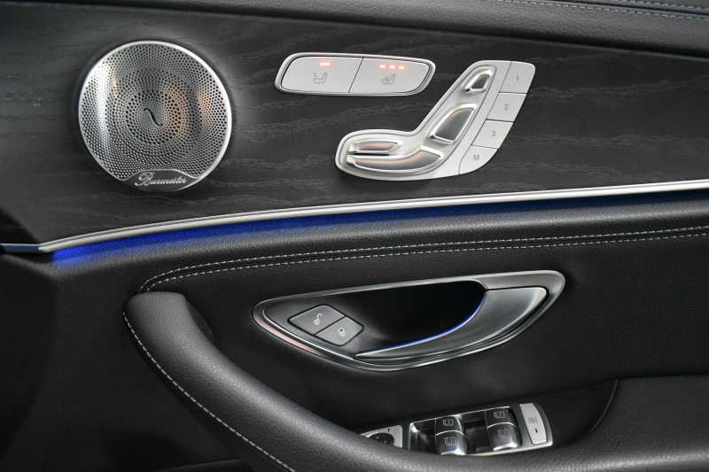 メルセデスベンツ Eクラス E250 AVG ｽﾎﾟｰﾂ ﾚｻﾞｰPKG ﾚｰﾀﾞｰSP MEｺﾈｸﾄ 全席ﾋｰﾀｰ黒革 ﾃﾞｨｽﾄﾛ Lﾁｪﾝｼﾞ AMGｴｱﾛ19AW ｷｰGO ﾌｯﾄｹﾞｰﾄ ﾌﾞﾙﾒｽﾀｰ 地ﾃﾞｼﾞ360ｶﾒﾗ 2年保証