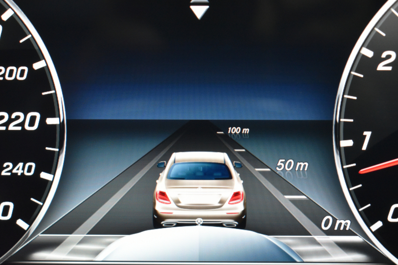 メルセデスベンツ Eクラス E250 AVG ｽﾎﾟｰﾂ ﾚｻﾞｰPKG ﾚｰﾀﾞｰSP MEｺﾈｸﾄ 全席ﾋｰﾀｰ黒革 ﾃﾞｨｽﾄﾛ Lﾁｪﾝｼﾞ AMGｴｱﾛ19AW ｷｰGO ﾌｯﾄｹﾞｰﾄ ﾌﾞﾙﾒｽﾀｰ 地ﾃﾞｼﾞ360ｶﾒﾗ 2年保証