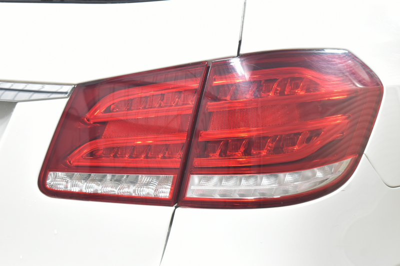 メルセデスベンツ Eクラス E250ﾜｺﾞﾝ AVG AMGｽﾎﾟｰﾂP ﾚｰﾀﾞｰｾｰﾌﾃｨP 後期 ﾊｰﾌﾚｻﾞｰ AMGｴｱﾛ18AW ﾃﾞｨｽﾄﾛﾆｯｸ ﾌﾞﾗｲﾝﾄﾞｽﾎﾟｯﾄ ﾚｰﾝｷｰﾌﾟ 純正HDDﾅﾋﾞTV  Bｶﾒﾗ ｷｰﾚｽGO ﾊﾟｰｸﾄﾛﾆｯｸ ｵｰﾄﾃｰﾙｹﾞｰﾄ LEDﾍｯﾄﾞﾗｲﾄ 2年保証