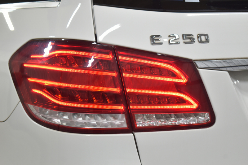 メルセデスベンツ Eクラス E250ﾜｺﾞﾝ AVG AMGｽﾎﾟｰﾂP ﾚｰﾀﾞｰｾｰﾌﾃｨP 後期 ﾊｰﾌﾚｻﾞｰ AMGｴｱﾛ18AW ﾃﾞｨｽﾄﾛﾆｯｸ ﾌﾞﾗｲﾝﾄﾞｽﾎﾟｯﾄ ﾚｰﾝｷｰﾌﾟ 純正HDDﾅﾋﾞTV  Bｶﾒﾗ ｷｰﾚｽGO ﾊﾟｰｸﾄﾛﾆｯｸ ｵｰﾄﾃｰﾙｹﾞｰﾄ LEDﾍｯﾄﾞﾗｲﾄ 2年保証