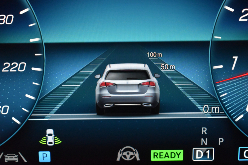 メルセデスベンツ Eクラス E200 ｽﾎﾟｰﾂ ｴｸｽｸﾙｰｼﾌﾞAMGﾗｲﾝｲﾝﾃﾘｱP ﾚｰﾀﾞｰｾｰﾌﾃｨP 後期型 ﾊﾟﾉﾗﾏｻﾝﾙｰﾌ ﾌﾞﾙﾒS MEｺﾈｸﾄ 全席ﾋｰﾀｰ黒革 ﾃﾞｨｽﾄﾛ BSM Lﾁｪﾝｼﾞ AMGｴｱﾛ19AW ｷｰﾚｽGO ﾊﾟｰｸﾄﾛ HUD  ﾏﾙﾁｶﾗｰｱﾝﾋﾞｴﾝﾄ 対話式ﾅﾋﾞ 360ｶﾒﾗ 2年保証