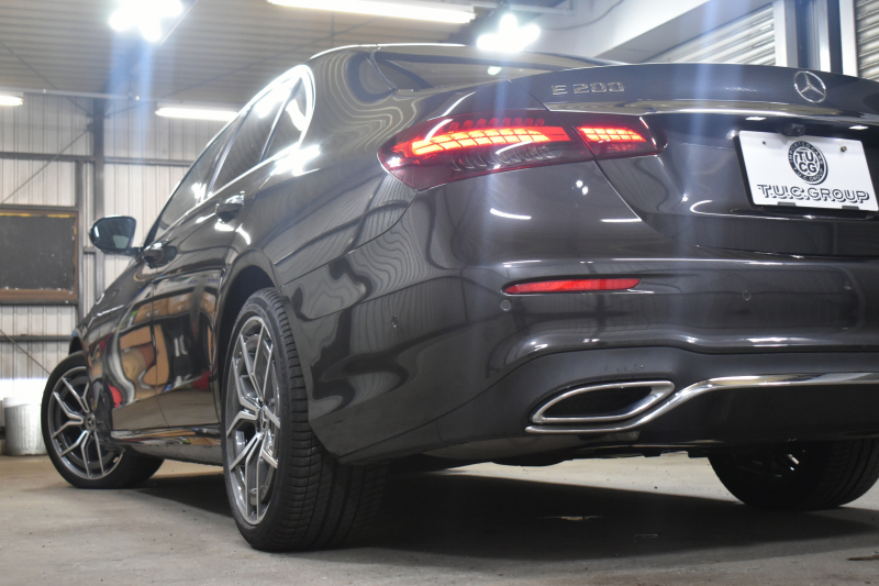 メルセデスベンツ Eクラス E200 ｽﾎﾟｰﾂ ｴｸｽｸﾙｰｼﾌﾞAMGﾗｲﾝｲﾝﾃﾘｱP ﾚｰﾀﾞｰｾｰﾌﾃｨP 後期型 ﾊﾟﾉﾗﾏｻﾝﾙｰﾌ ﾌﾞﾙﾒS MEｺﾈｸﾄ 全席ﾋｰﾀｰ黒革 ﾃﾞｨｽﾄﾛ BSM Lﾁｪﾝｼﾞ AMGｴｱﾛ19AW ｷｰﾚｽGO ﾊﾟｰｸﾄﾛ HUD  ﾏﾙﾁｶﾗｰｱﾝﾋﾞｴﾝﾄ 対話式ﾅﾋﾞ 360ｶﾒﾗ 2年保証