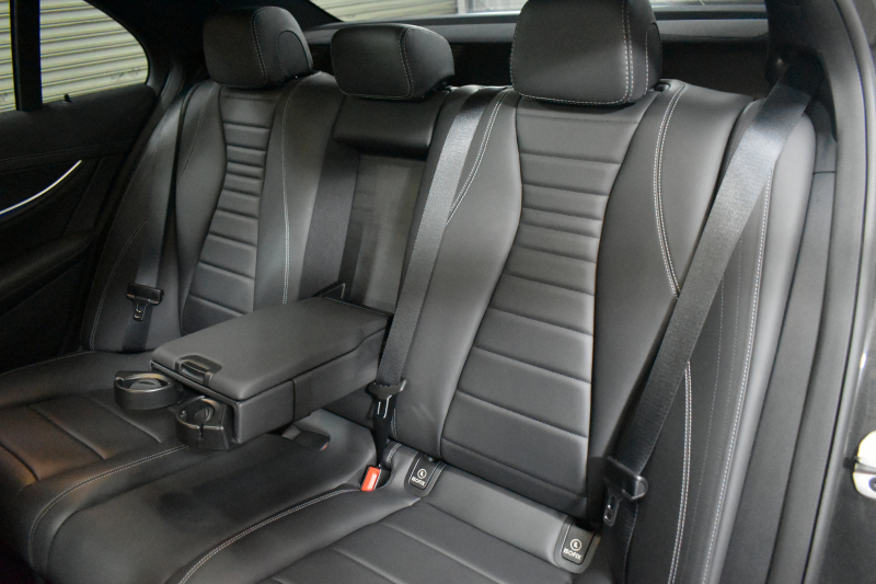 メルセデスベンツ Eクラス E200 ｽﾎﾟｰﾂ ｴｸｽｸﾙｰｼﾌﾞAMGﾗｲﾝｲﾝﾃﾘｱP ﾚｰﾀﾞｰｾｰﾌﾃｨP 後期型 ﾊﾟﾉﾗﾏｻﾝﾙｰﾌ ﾌﾞﾙﾒS MEｺﾈｸﾄ 全席ﾋｰﾀｰ黒革 ﾃﾞｨｽﾄﾛ BSM Lﾁｪﾝｼﾞ AMGｴｱﾛ19AW ｷｰﾚｽGO ﾊﾟｰｸﾄﾛ HUD  ﾏﾙﾁｶﾗｰｱﾝﾋﾞｴﾝﾄ 対話式ﾅﾋﾞ 360ｶﾒﾗ 2年保証