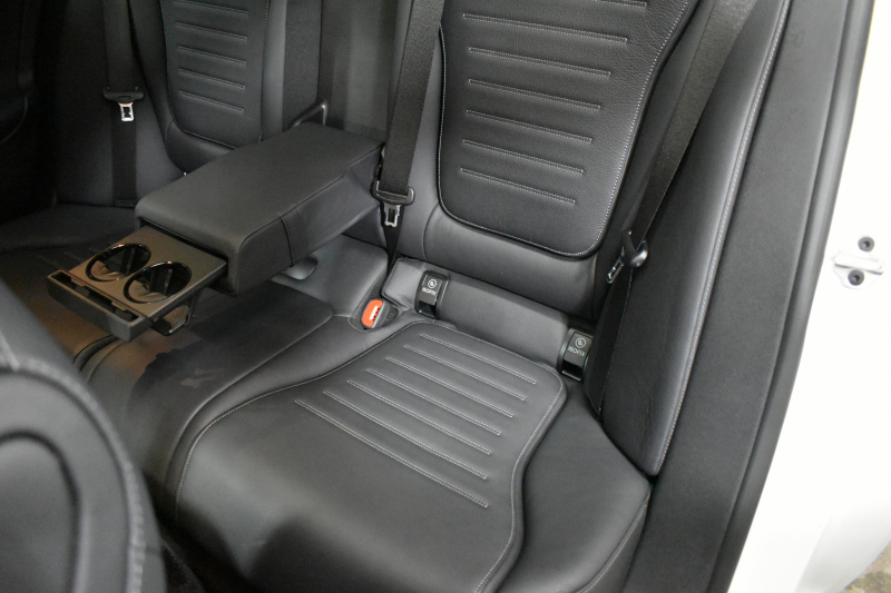 メルセデスベンツ Cクラス C200 ﾜｺﾞﾝ AVG AMGﾗｲﾝ ﾚｻﾞｰｴｸｽｸﾙｰｼﾌﾞﾍﾞｰｼｯｸP ﾘｱｱｸｽﾙｽﾃｱﾘﾝｸﾞ ﾊﾟﾉﾗﾏｻﾝﾙｰﾌ ﾚｰﾀﾞｰSP 新型Cｸﾗｽ ISG搭載  ﾋｰﾀｰ黒革ｼｰﾄ  ﾃﾞｨｽﾄﾛ ﾌﾞﾗｲﾝﾄﾞS Lﾁｪﾝｼﾞｱｼｽﾄ AMGｴｱﾛ18AW ｷｰGO MBUXﾅﾋﾞ360ｶﾒﾗ 2年保証