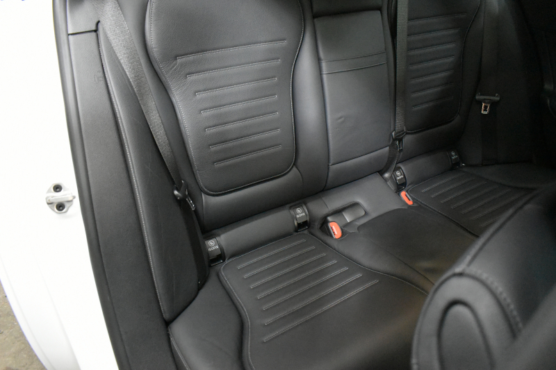 メルセデスベンツ Cクラス C200 ﾜｺﾞﾝ AVG AMGﾗｲﾝ ﾚｻﾞｰｴｸｽｸﾙｰｼﾌﾞﾍﾞｰｼｯｸP ﾘｱｱｸｽﾙｽﾃｱﾘﾝｸﾞ ﾊﾟﾉﾗﾏｻﾝﾙｰﾌ ﾚｰﾀﾞｰSP 新型Cｸﾗｽ ISG搭載  ﾋｰﾀｰ黒革ｼｰﾄ  ﾃﾞｨｽﾄﾛ ﾌﾞﾗｲﾝﾄﾞS Lﾁｪﾝｼﾞｱｼｽﾄ AMGｴｱﾛ18AW ｷｰGO MBUXﾅﾋﾞ360ｶﾒﾗ 2年保証