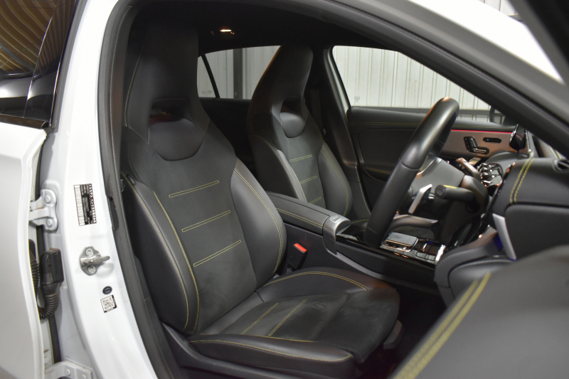 メルセデスベンツ Aクラス A180 Edition1 ﾚｰﾀﾞｰSP 限定150台 MEｺﾈｸﾄ MBUXｼｽﾃﾑ Edition1専用内装 ﾃﾞｨｽﾄﾛ BSM Lﾁｪﾝｼﾞ AMGｴｱﾛ19AW ﾏﾙﾁLED ｷｰGO PTS HUD 10.25ｲﾝﾁｺｯｸﾋﾟｯﾄﾃﾞｨｽﾌﾟﾚｲ 対話式ﾅﾋﾞTV 360ｶﾒﾗ 2年保証