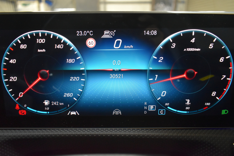 メルセデスベンツ Aクラス A180 Edition1 ﾚｰﾀﾞｰSP 限定150台 MEｺﾈｸﾄ MBUXｼｽﾃﾑ Edition1専用内装 ﾃﾞｨｽﾄﾛ BSM Lﾁｪﾝｼﾞ AMGｴｱﾛ19AW ﾏﾙﾁLED ｷｰGO PTS HUD 10.25ｲﾝﾁｺｯｸﾋﾟｯﾄﾃﾞｨｽﾌﾟﾚｲ 対話式ﾅﾋﾞTV 360ｶﾒﾗ 2年保証