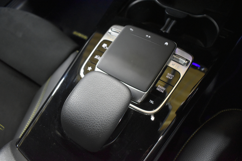 メルセデスベンツ Aクラス A180 Edition1 ﾚｰﾀﾞｰSP 限定150台 MEｺﾈｸﾄ MBUXｼｽﾃﾑ Edition1専用内装 ﾃﾞｨｽﾄﾛ BSM Lﾁｪﾝｼﾞ AMGｴｱﾛ19AW ﾏﾙﾁLED ｷｰGO PTS HUD 10.25ｲﾝﾁｺｯｸﾋﾟｯﾄﾃﾞｨｽﾌﾟﾚｲ 対話式ﾅﾋﾞTV 360ｶﾒﾗ 2年保証