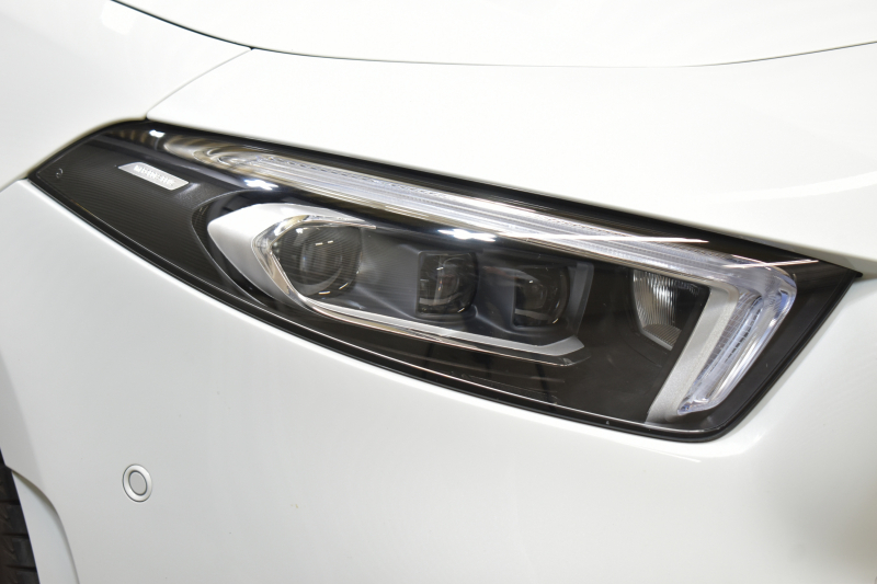 メルセデスベンツ Aクラス A180 Edition1 ﾚｰﾀﾞｰSP 限定150台 MEｺﾈｸﾄ MBUXｼｽﾃﾑ Edition1専用内装 ﾃﾞｨｽﾄﾛ BSM Lﾁｪﾝｼﾞ AMGｴｱﾛ19AW ﾏﾙﾁLED ｷｰGO PTS HUD 10.25ｲﾝﾁｺｯｸﾋﾟｯﾄﾃﾞｨｽﾌﾟﾚｲ 対話式ﾅﾋﾞTV 360ｶﾒﾗ 2年保証