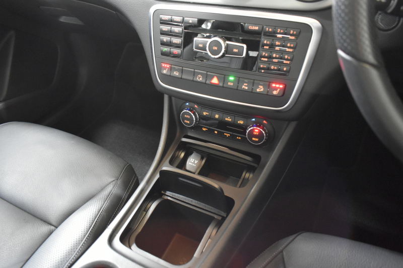 メルセデスベンツ GLA GLA250 4ﾏﾁｯｸ ﾚｻﾞｰｴｸｽｸﾙｰｼﾌﾞ ﾊﾞﾘｭｰPﾌﾟﾗｽ ﾚｰﾀﾞｰSP ﾋｰﾀｰ黒革 ﾃﾞｨｽﾄﾛﾆｯｸﾌﾟﾗｽ ﾌﾞﾗｲﾝﾄﾞｽﾎﾟｯﾄ  電動Rｹﾞｰﾄ ﾊﾟｰｸﾄﾛ harman/kardon ｷｾﾉﾝ 地ﾃﾞｼﾞBｶﾒﾗ 2年保証