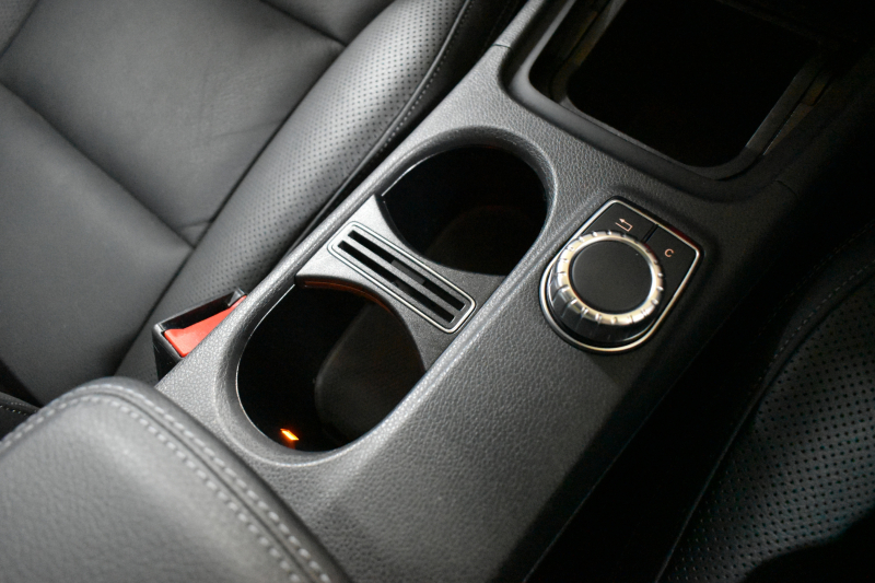 メルセデスベンツ GLA GLA250 4ﾏﾁｯｸ ﾚｻﾞｰｴｸｽｸﾙｰｼﾌﾞ ﾊﾞﾘｭｰPﾌﾟﾗｽ ﾚｰﾀﾞｰSP ﾋｰﾀｰ黒革 ﾃﾞｨｽﾄﾛﾆｯｸﾌﾟﾗｽ ﾌﾞﾗｲﾝﾄﾞｽﾎﾟｯﾄ  電動Rｹﾞｰﾄ ﾊﾟｰｸﾄﾛ harman/kardon ｷｾﾉﾝ 地ﾃﾞｼﾞBｶﾒﾗ 2年保証