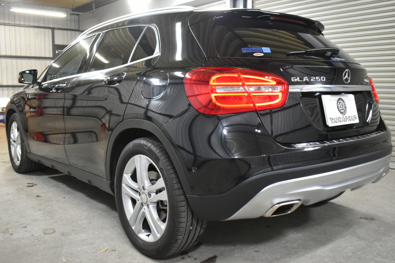 メルセデスベンツ GLA GLA250 4ﾏﾁｯｸ ﾚｻﾞｰｴｸｽｸﾙｰｼﾌﾞ ﾊﾞﾘｭｰPﾌﾟﾗｽ ﾚｰﾀﾞｰSP ﾋｰﾀｰ黒革 ﾃﾞｨｽﾄﾛﾆｯｸﾌﾟﾗｽ ﾌﾞﾗｲﾝﾄﾞｽﾎﾟｯﾄ  電動Rｹﾞｰﾄ ﾊﾟｰｸﾄﾛ harman/kardon ｷｾﾉﾝ 地ﾃﾞｼﾞBｶﾒﾗ 2年保証