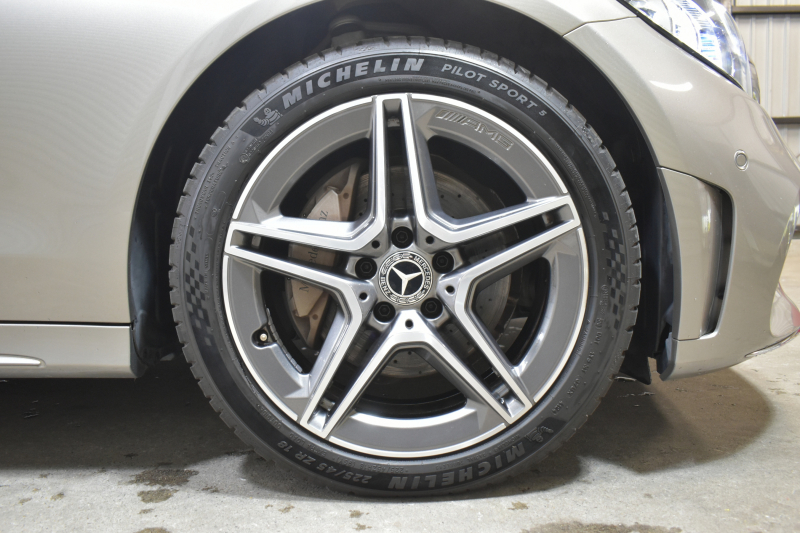 メルセデスベンツ Cクラス C200 ﾛｰﾚｳｽｴﾃﾞｨｼｮﾝ ﾚｰﾀﾞｰｾｰﾌﾃｨP 最終特別仕様 MEｺﾈ 9速 BSG搭載 HUD ﾋｰﾀｰ黒革 ﾃﾞｨｽﾄﾛ BSM Lｷｰﾌﾟ AMGｴｱﾛ18AW ｷｰﾚｽGo PTS 液晶ﾒｰﾀｰ  LEDﾍｯﾄﾞﾗｲﾄ 地ﾃﾞｼﾞﾅﾋﾞ Bｶﾒﾗ 2年保証