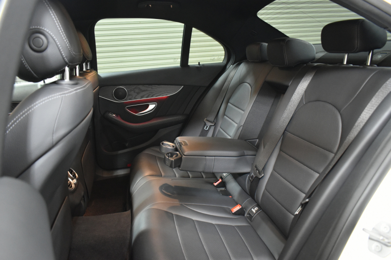 メルセデスベンツ Cクラス C220d ﾛｰﾚｳｽED 特別仕様 ｽﾎﾟｰﾂ+P ﾚｰﾀﾞｰｾｰﾌﾃｨP 後期 1ｵｰﾅｰ 194馬力 燃費18.9km MEｺﾈｸﾄ 9速 ﾋｰﾀｰ黒革 ﾌｯﾄﾄﾗﾝｸ HUD ﾃﾞｨｽﾄﾛ BSM Lﾁｪﾝｼﾞ 誤発進 AMGｴｱﾛ18AW ｷｰﾚｽGO ﾊﾟｰｸﾄﾛ LEDﾍｯﾄﾞﾗｲﾄ ﾏﾙﾁｱﾝﾋﾞｴﾝﾄ 地ﾃﾞｼﾞﾅﾋﾞ360ｶﾒﾗ 2年保証