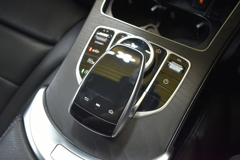 メルセデスベンツ Cクラス C220d ﾛｰﾚｳｽED 特別仕様 ｽﾎﾟｰﾂ+P ﾚｰﾀﾞｰｾｰﾌﾃｨP 後期 1ｵｰﾅｰ 194馬力 燃費18.9km MEｺﾈｸﾄ 9速 ﾋｰﾀｰ黒革 ﾌｯﾄﾄﾗﾝｸ HUD ﾃﾞｨｽﾄﾛ BSM Lﾁｪﾝｼﾞ 誤発進 AMGｴｱﾛ18AW ｷｰﾚｽGO ﾊﾟｰｸﾄﾛ LEDﾍｯﾄﾞﾗｲﾄ ﾏﾙﾁｱﾝﾋﾞｴﾝﾄ 地ﾃﾞｼﾞﾅﾋﾞ360ｶﾒﾗ 2年保証