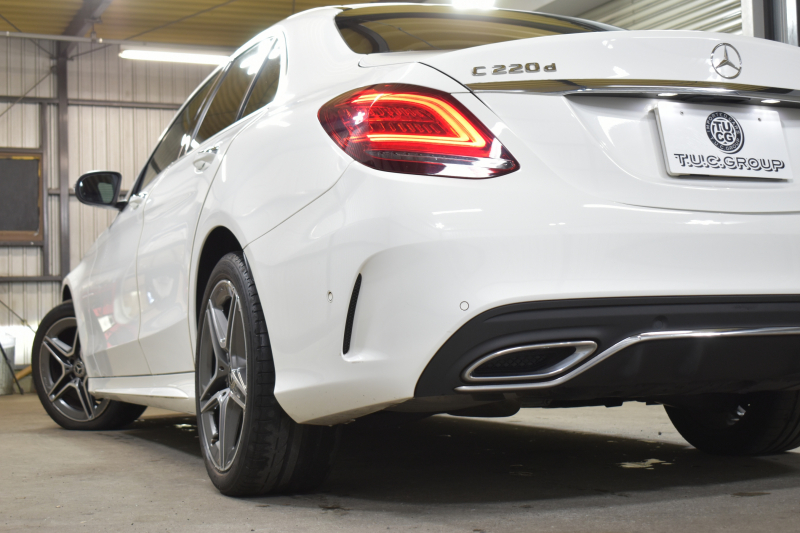 メルセデスベンツ Cクラス C220d ﾛｰﾚｳｽED 特別仕様 ｽﾎﾟｰﾂ+P ﾚｰﾀﾞｰｾｰﾌﾃｨP 後期 1ｵｰﾅｰ 194馬力 燃費18.9km MEｺﾈｸﾄ 9速 ﾋｰﾀｰ黒革 ﾌｯﾄﾄﾗﾝｸ HUD ﾃﾞｨｽﾄﾛ BSM Lﾁｪﾝｼﾞ 誤発進 AMGｴｱﾛ18AW ｷｰﾚｽGO ﾊﾟｰｸﾄﾛ LEDﾍｯﾄﾞﾗｲﾄ ﾏﾙﾁｱﾝﾋﾞｴﾝﾄ 地ﾃﾞｼﾞﾅﾋﾞ360ｶﾒﾗ 2年保証
