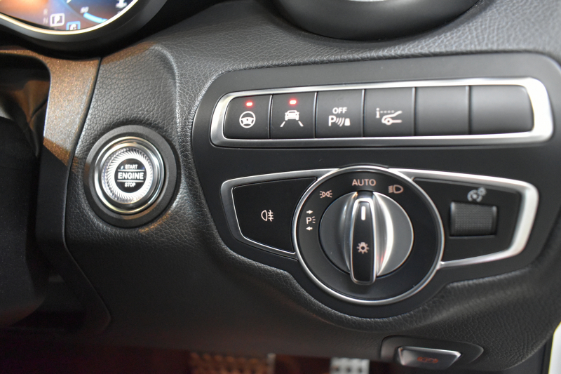 メルセデスベンツ Cクラス C220d ﾛｰﾚｳｽED 特別仕様 ｽﾎﾟｰﾂ+P ﾚｰﾀﾞｰｾｰﾌﾃｨP 後期 1ｵｰﾅｰ 194馬力 燃費18.9km MEｺﾈｸﾄ 9速 ﾋｰﾀｰ黒革 ﾌｯﾄﾄﾗﾝｸ HUD ﾃﾞｨｽﾄﾛ BSM Lﾁｪﾝｼﾞ 誤発進 AMGｴｱﾛ18AW ｷｰﾚｽGO ﾊﾟｰｸﾄﾛ LEDﾍｯﾄﾞﾗｲﾄ ﾏﾙﾁｱﾝﾋﾞｴﾝﾄ 地ﾃﾞｼﾞﾅﾋﾞ360ｶﾒﾗ 2年保証