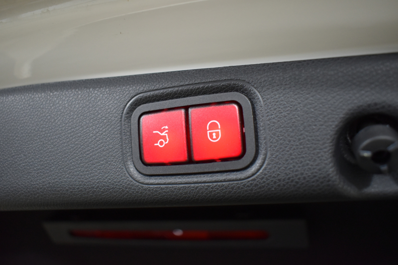 メルセデスベンツ Eクラス E300 AVG ｽﾎﾟｰﾂ ｴｸｽｸﾙｰｼﾌﾞ ﾚｰﾀﾞｰP  258馬力 MEｺﾈ ﾊﾟﾉﾗﾏｻﾝﾙｰﾌ 全席ﾋｰﾀｰ黒革 ﾃﾞｨｽﾄﾛ Lﾁｪﾝｼﾞ AMGｴｱﾛ19AW ｷｰGo ﾌｯﾄﾄﾗﾝｸ ﾌﾞﾙﾒS 地ﾃﾞｼﾞ360ｶﾒﾗ 2年保証