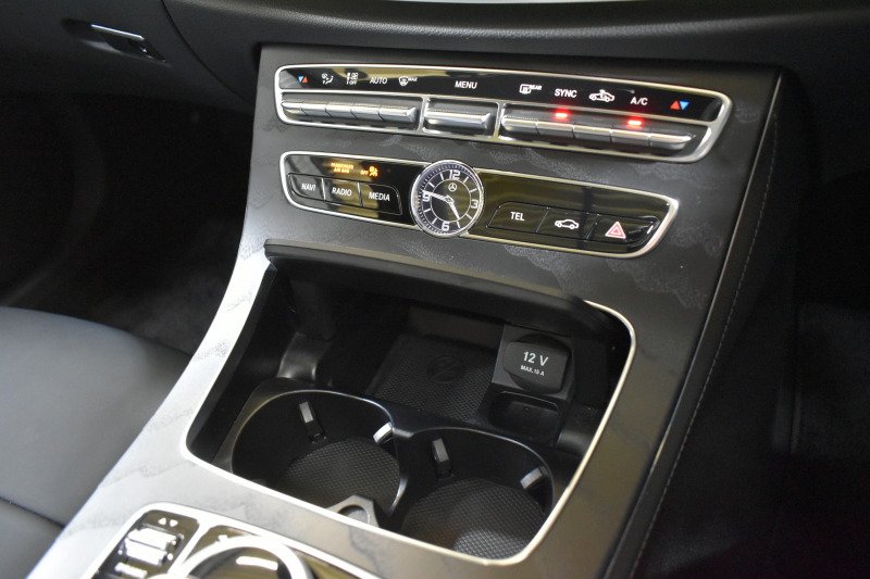 メルセデスベンツ Eクラス E300 AVG ｽﾎﾟｰﾂ ｴｸｽｸﾙｰｼﾌﾞ ﾚｰﾀﾞｰP  258馬力 MEｺﾈ ﾊﾟﾉﾗﾏｻﾝﾙｰﾌ 全席ﾋｰﾀｰ黒革 ﾃﾞｨｽﾄﾛ Lﾁｪﾝｼﾞ AMGｴｱﾛ19AW ｷｰGo ﾌｯﾄﾄﾗﾝｸ ﾌﾞﾙﾒS 地ﾃﾞｼﾞ360ｶﾒﾗ 2年保証