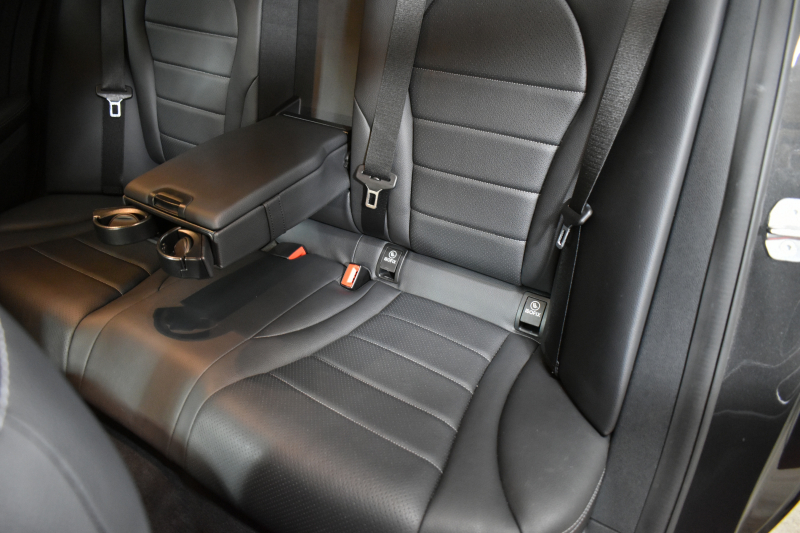 メルセデスベンツ Cクラス C220d ﾛｰﾚｳｽED 特別仕様 ﾚｰﾀﾞｰｾｰﾌﾃｨP 後期型 ﾃﾞｨｰｾﾞﾙﾀｰﾎﾞ194馬力 燃費18.9km MEｺﾈｸﾄ 9速 ﾋｰﾀｰ黒革 ﾌｯﾄﾄﾗﾝｸ HUD ﾃﾞｨｽﾄﾛ BSM Lﾁｪﾝｼﾞ 誤発進 AMGｴｱﾛ18AW ｷｰﾚｽGO ﾊﾟｰｸﾄﾛ LEDﾍｯﾄﾞﾗｲﾄ ﾏﾙﾁｱﾝﾋﾞｴﾝﾄ 地ﾃﾞｼﾞﾅﾋﾞﾊﾞｯｸｶﾒﾗ 2年保証