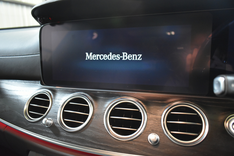 メルセデスベンツ Eクラス E300WG ｽﾎﾟｰﾂ ｴｸｽｸﾙｰｼﾌﾞ ﾚｰﾀﾞｰSP 後期型 258馬力 1ｵﾅ MEｺﾈ ﾊﾟﾉﾗﾏｻﾝR 全席ﾋｰﾀｰ黒革 ﾃﾞｨｽﾄﾛ Lﾁｪﾝｼﾞ AMGｴｱﾛ19AW ｷｰGO HUD ﾌﾞﾙﾒS 地ﾃﾞｼﾞ360ｶﾒ 2年保証