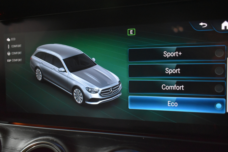 メルセデスベンツ Eクラス E300WG ｽﾎﾟｰﾂ ｴｸｽｸﾙｰｼﾌﾞ ﾚｰﾀﾞｰSP 後期型 258馬力 1ｵﾅ MEｺﾈ ﾊﾟﾉﾗﾏｻﾝR 全席ﾋｰﾀｰ黒革 ﾃﾞｨｽﾄﾛ Lﾁｪﾝｼﾞ AMGｴｱﾛ19AW ｷｰGO HUD ﾌﾞﾙﾒS 地ﾃﾞｼﾞ360ｶﾒ 2年保証