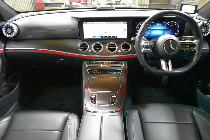メルセデスベンツ Eクラス E300WG ｽﾎﾟｰﾂ ｴｸｽｸﾙｰｼﾌﾞ ﾚｰﾀﾞｰSP 後期型 258馬力 1ｵﾅ MEｺﾈ ﾊﾟﾉﾗﾏｻﾝR 全席ﾋｰﾀｰ黒革 ﾃﾞｨｽﾄﾛ Lﾁｪﾝｼﾞ AMGｴｱﾛ19AW ｷｰGO HUD ﾌﾞﾙﾒS 地ﾃﾞｼﾞ360ｶﾒ 2年保証
