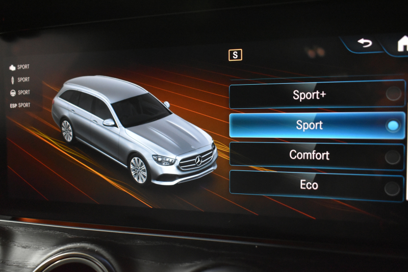 メルセデスベンツ Eクラス E300WG ｽﾎﾟｰﾂ ｴｸｽｸﾙｰｼﾌﾞ ﾚｰﾀﾞｰSP 後期型 258馬力 1ｵﾅ MEｺﾈ ﾊﾟﾉﾗﾏｻﾝR 全席ﾋｰﾀｰ黒革 ﾃﾞｨｽﾄﾛ Lﾁｪﾝｼﾞ AMGｴｱﾛ19AW ｷｰGO HUD ﾌﾞﾙﾒS 地ﾃﾞｼﾞ360ｶﾒ 2年保証