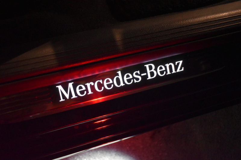 メルセデスベンツ Eクラス E300WG ｽﾎﾟｰﾂ ｴｸｽｸﾙｰｼﾌﾞ ﾚｰﾀﾞｰSP 後期型 258馬力 1ｵﾅ MEｺﾈ ﾊﾟﾉﾗﾏｻﾝR 全席ﾋｰﾀｰ黒革 ﾃﾞｨｽﾄﾛ Lﾁｪﾝｼﾞ AMGｴｱﾛ19AW ｷｰGO HUD ﾌﾞﾙﾒS 地ﾃﾞｼﾞ360ｶﾒ 2年保証