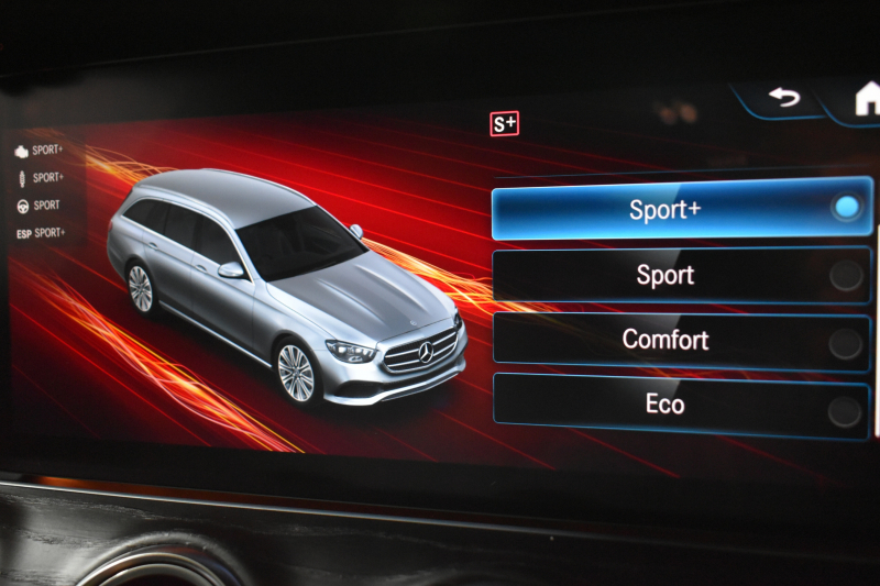 メルセデスベンツ Eクラス E300WG ｽﾎﾟｰﾂ ｴｸｽｸﾙｰｼﾌﾞ ﾚｰﾀﾞｰSP 後期型 258馬力 1ｵﾅ MEｺﾈ ﾊﾟﾉﾗﾏｻﾝR 全席ﾋｰﾀｰ黒革 ﾃﾞｨｽﾄﾛ Lﾁｪﾝｼﾞ AMGｴｱﾛ19AW ｷｰGO HUD ﾌﾞﾙﾒS 地ﾃﾞｼﾞ360ｶﾒ 2年保証