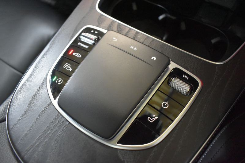 メルセデスベンツ Eクラス E300WG ｽﾎﾟｰﾂ ｴｸｽｸﾙｰｼﾌﾞ ﾚｰﾀﾞｰSP 後期型 258馬力 1ｵﾅ MEｺﾈ ﾊﾟﾉﾗﾏｻﾝR 全席ﾋｰﾀｰ黒革 ﾃﾞｨｽﾄﾛ Lﾁｪﾝｼﾞ AMGｴｱﾛ19AW ｷｰGO HUD ﾌﾞﾙﾒS 地ﾃﾞｼﾞ360ｶﾒ 2年保証