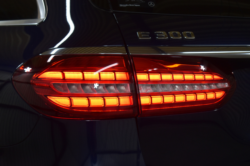 メルセデスベンツ Eクラス E300WG ｽﾎﾟｰﾂ ｴｸｽｸﾙｰｼﾌﾞ ﾚｰﾀﾞｰSP 後期型 258馬力 1ｵﾅ MEｺﾈ ﾊﾟﾉﾗﾏｻﾝR 全席ﾋｰﾀｰ黒革 ﾃﾞｨｽﾄﾛ Lﾁｪﾝｼﾞ AMGｴｱﾛ19AW ｷｰGO HUD ﾌﾞﾙﾒS 地ﾃﾞｼﾞ360ｶﾒ 2年保証