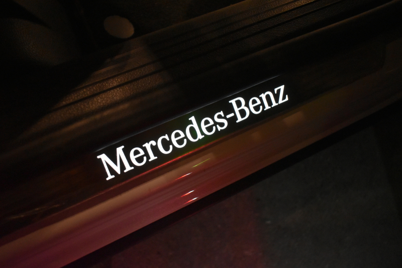 メルセデスベンツ GLB GLB200d 4ﾏﾁｯｸ AMGﾗｲﾝ 1ｵｰﾅｰ ﾊﾟﾉﾗﾏSR AMGﾚｻﾞｰEXC ﾋｰﾀｰ付赤黒ﾂｰﾄﾝ革 ﾅﾋﾞｹﾞｰｼｮﾝP MBUX 地ﾃﾞｼﾞ ﾏﾙﾁﾋﾞｰﾑLED ﾚｰﾀﾞｰｾｰﾌﾃｨP 8速 ﾃﾞｨｽﾄﾛ BSM Lｷｰﾌﾟ AMGｴｱﾛ ｷｰﾚｽGO PTS ﾌｯﾄﾄﾗﾝｸ 駐車支援 対話式ﾅﾋﾞ 360ｶﾒﾗ 19AW 2年保証