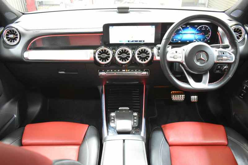 メルセデスベンツ GLB GLB200d 4ﾏﾁｯｸ AMGﾗｲﾝ 1ｵｰﾅｰ ﾊﾟﾉﾗﾏSR AMGﾚｻﾞｰEXC ﾋｰﾀｰ付赤黒ﾂｰﾄﾝ革 ﾅﾋﾞｹﾞｰｼｮﾝP MBUX 地ﾃﾞｼﾞ ﾏﾙﾁﾋﾞｰﾑLED ﾚｰﾀﾞｰｾｰﾌﾃｨP 8速 ﾃﾞｨｽﾄﾛ BSM Lｷｰﾌﾟ AMGｴｱﾛ ｷｰﾚｽGO PTS ﾌｯﾄﾄﾗﾝｸ 駐車支援 対話式ﾅﾋﾞ 360ｶﾒﾗ 19AW 2年保証