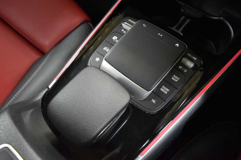 メルセデスベンツ GLB GLB200d 4ﾏﾁｯｸ AMGﾗｲﾝ 1ｵｰﾅｰ ﾊﾟﾉﾗﾏSR AMGﾚｻﾞｰEXC ﾋｰﾀｰ付赤黒ﾂｰﾄﾝ革 ﾅﾋﾞｹﾞｰｼｮﾝP MBUX 地ﾃﾞｼﾞ ﾏﾙﾁﾋﾞｰﾑLED ﾚｰﾀﾞｰｾｰﾌﾃｨP 8速 ﾃﾞｨｽﾄﾛ BSM Lｷｰﾌﾟ AMGｴｱﾛ ｷｰﾚｽGO PTS ﾌｯﾄﾄﾗﾝｸ 駐車支援 対話式ﾅﾋﾞ 360ｶﾒﾗ 19AW 2年保証