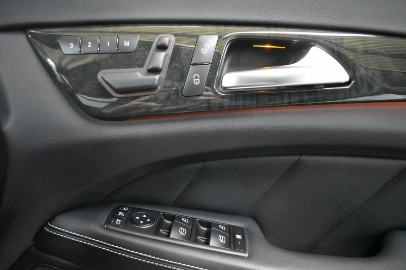 メルセデスベンツ CLS CLS350 AMGｽﾎﾟ-ﾂ ﾚｰﾀﾞｰSP 306馬力 右H ｻﾝﾙｰﾌ 全席ﾋｰﾀｰ黒革 ﾃﾞｨｽﾄﾛ Bｽﾎﾟｯﾄ Lｷｰﾌﾟ AMGｴｱﾛ19AW ｷｰﾚｽGO 電動ﾄﾗﾝｸ ﾊﾟｰｸﾄﾛ LEDﾗｲﾄ 地ﾃﾞｼﾞBｶﾒﾗ 2年保証