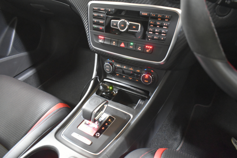 AMG Aクラス A45AMG 4M ｴﾃﾞｨｼｮﾝ1 200台限定 ｾｰﾌﾃｨP 正規D車 専用内装 AMGﾊﾟﾌｫｰﾏﾝｽｼｰﾄ AMG19AW ACC･CPA+･地デジHDDﾅﾋﾞ Bｶﾒﾗ ﾊﾟｰｸﾄﾛ 2年保証