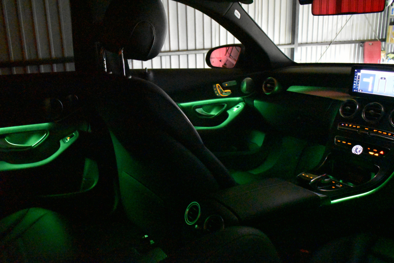 メルセデスベンツ Cクラス C200 4MATIC AVG AMGﾗｲﾝ ﾚｻﾞｰｴｸｽｸﾙｰｼﾌﾞ ﾚｰﾀﾞｰSP  後期型  ﾐｰｺﾈｸﾄ ACC Lﾁｪﾝｼﾞ 誤発進 ﾋｰﾀｰ黒革 ﾌﾞﾙﾒS HUD AMGｴｱﾛ18AW ｷｰﾚｽGoPTS 液晶ﾒｰﾀｰ HUD ﾌｯﾄｹﾞｰﾄ ﾏﾙﾁｶﾗｰｱﾝﾋﾞｴﾝﾄ 地ﾃﾞｼﾞﾅﾋﾞBｶﾒﾗ 2年保証