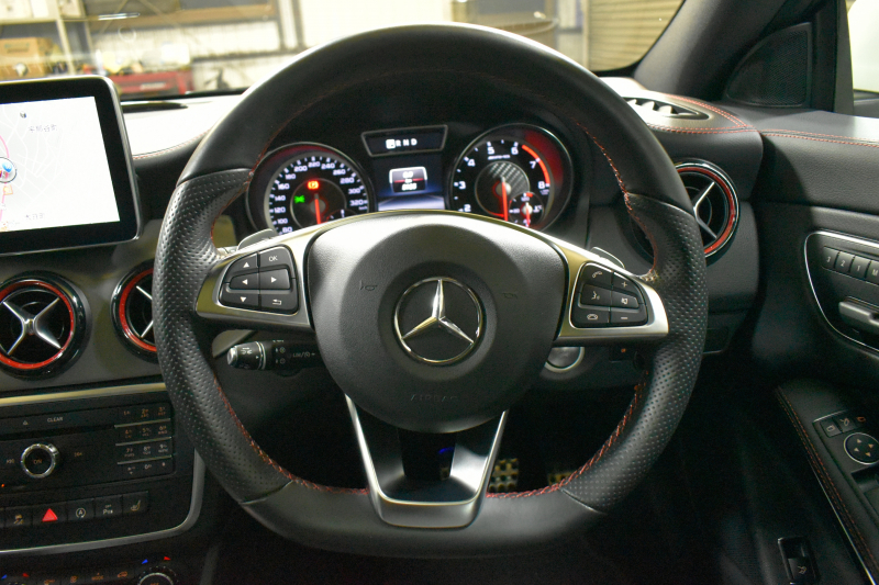 AMG CLAクラス CLA45 4ﾏﾁｯｸ ﾚｰﾀﾞｰｾｰﾌﾃｨP 高出力ｴﾝｼﾞﾝ360馬力 ﾊﾟﾉﾗﾏｻﾝﾙｰﾌ ﾋｰﾀｰ黒革 ﾃﾞｨｽﾄﾛﾆｯｸﾌﾟﾗｽ ﾌﾞﾗｲﾝﾄﾞｽﾎﾟｯﾄ AMGｴｱﾛ18AW 地ﾃﾞｼﾞ ﾊﾞｯｸｶﾒﾗ ﾊﾟｰｸﾄﾛﾆｯｸ 2年保証