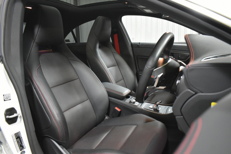 AMG CLAクラス CLA45 4ﾏﾁｯｸ ﾚｰﾀﾞｰｾｰﾌﾃｨP 高出力ｴﾝｼﾞﾝ360馬力 ﾊﾟﾉﾗﾏｻﾝﾙｰﾌ ﾋｰﾀｰ黒革 ﾃﾞｨｽﾄﾛﾆｯｸﾌﾟﾗｽ ﾌﾞﾗｲﾝﾄﾞｽﾎﾟｯﾄ AMGｴｱﾛ18AW 地ﾃﾞｼﾞ ﾊﾞｯｸｶﾒﾗ ﾊﾟｰｸﾄﾛﾆｯｸ 2年保証