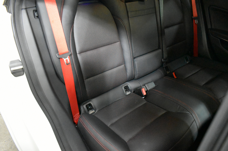 AMG CLAクラス CLA45 4ﾏﾁｯｸ ﾚｰﾀﾞｰｾｰﾌﾃｨP 高出力ｴﾝｼﾞﾝ360馬力 ﾊﾟﾉﾗﾏｻﾝﾙｰﾌ ﾋｰﾀｰ黒革 ﾃﾞｨｽﾄﾛﾆｯｸﾌﾟﾗｽ ﾌﾞﾗｲﾝﾄﾞｽﾎﾟｯﾄ AMGｴｱﾛ18AW 地ﾃﾞｼﾞ ﾊﾞｯｸｶﾒﾗ ﾊﾟｰｸﾄﾛﾆｯｸ 2年保証