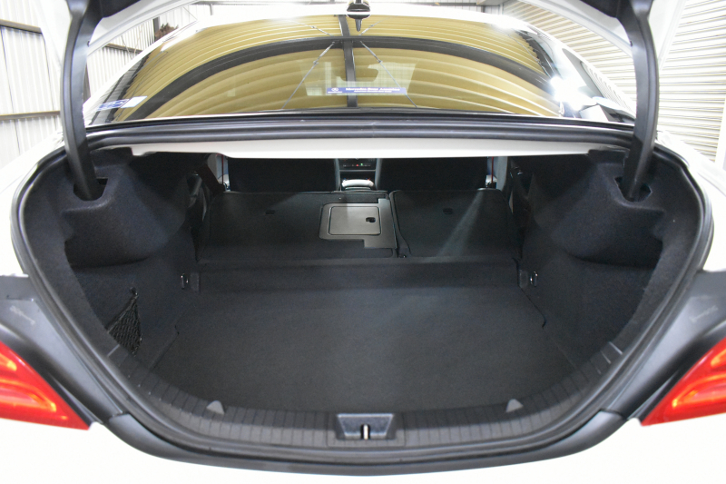 AMG CLAクラス CLA45 4ﾏﾁｯｸ ﾚｰﾀﾞｰｾｰﾌﾃｨP 高出力ｴﾝｼﾞﾝ360馬力 ﾊﾟﾉﾗﾏｻﾝﾙｰﾌ ﾋｰﾀｰ黒革 ﾃﾞｨｽﾄﾛﾆｯｸﾌﾟﾗｽ ﾌﾞﾗｲﾝﾄﾞｽﾎﾟｯﾄ AMGｴｱﾛ18AW 地ﾃﾞｼﾞ ﾊﾞｯｸｶﾒﾗ ﾊﾟｰｸﾄﾛﾆｯｸ 2年保証