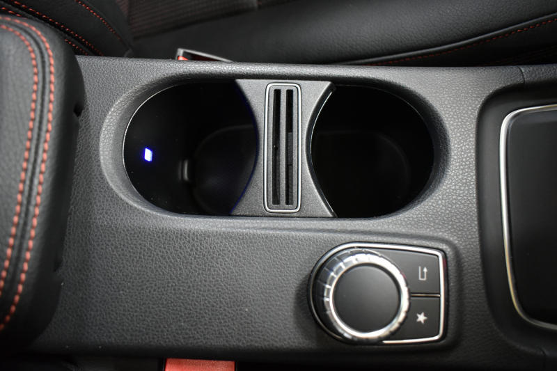 AMG CLAクラス CLA45 4ﾏﾁｯｸ ﾚｰﾀﾞｰｾｰﾌﾃｨP 高出力ｴﾝｼﾞﾝ360馬力 ﾊﾟﾉﾗﾏｻﾝﾙｰﾌ ﾋｰﾀｰ黒革 ﾃﾞｨｽﾄﾛﾆｯｸﾌﾟﾗｽ ﾌﾞﾗｲﾝﾄﾞｽﾎﾟｯﾄ AMGｴｱﾛ18AW 地ﾃﾞｼﾞ ﾊﾞｯｸｶﾒﾗ ﾊﾟｰｸﾄﾛﾆｯｸ 2年保証