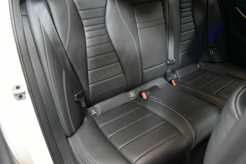 メルセデスベンツ Eクラス E200 ｽﾎﾟｰﾂ ｴｸｽｸﾙｰｼﾌﾞAMGﾗｲﾝｲﾝﾃﾘｱP ﾚｰﾀﾞｰｾｰﾌﾃｨP 後期型 MEｺﾈｸﾄ 燃費13.1KM 全席ﾋｰﾀｰ黒革 ﾃﾞｨｽﾄﾛ BSM Lﾁｪﾝｼﾞ AMGｴｱﾛ19AW ｷｰﾚｽGO ﾊﾟｰｸﾄﾛ HUD ﾌﾞﾙﾒS ﾏﾙﾁｶﾗｰｱﾝﾋﾞｴﾝﾄ 対話式ﾅﾋﾞ 360ｶﾒﾗ 2年保証