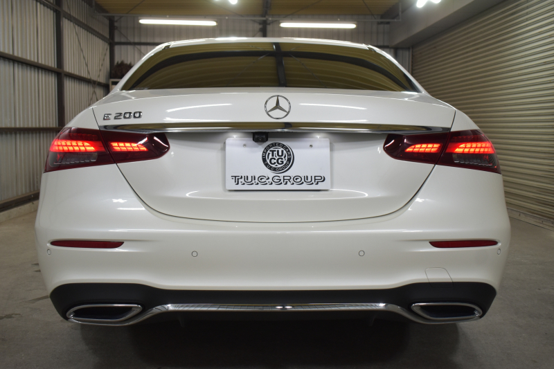 メルセデスベンツ Eクラス E200 ｽﾎﾟｰﾂ ｴｸｽｸﾙｰｼﾌﾞAMGﾗｲﾝｲﾝﾃﾘｱP ﾚｰﾀﾞｰｾｰﾌﾃｨP 後期型 MEｺﾈｸﾄ 燃費13.1KM 全席ﾋｰﾀｰ黒革 ﾃﾞｨｽﾄﾛ BSM Lﾁｪﾝｼﾞ AMGｴｱﾛ19AW ｷｰﾚｽGO ﾊﾟｰｸﾄﾛ HUD ﾌﾞﾙﾒS ﾏﾙﾁｶﾗｰｱﾝﾋﾞｴﾝﾄ 対話式ﾅﾋﾞ 360ｶﾒﾗ 2年保証