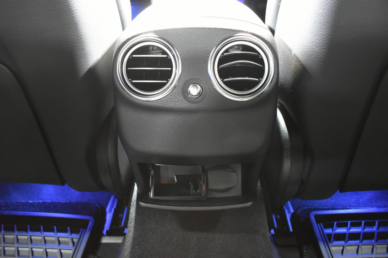 メルセデスベンツ Eクラス E200 ｽﾎﾟｰﾂ ｴｸｽｸﾙｰｼﾌﾞAMGﾗｲﾝｲﾝﾃﾘｱP ﾚｰﾀﾞｰｾｰﾌﾃｨP 後期型 MEｺﾈｸﾄ 燃費13.1KM 全席ﾋｰﾀｰ黒革 ﾃﾞｨｽﾄﾛ BSM Lﾁｪﾝｼﾞ AMGｴｱﾛ19AW ｷｰﾚｽGO ﾊﾟｰｸﾄﾛ HUD ﾌﾞﾙﾒS ﾏﾙﾁｶﾗｰｱﾝﾋﾞｴﾝﾄ 対話式ﾅﾋﾞ 360ｶﾒﾗ 2年保証