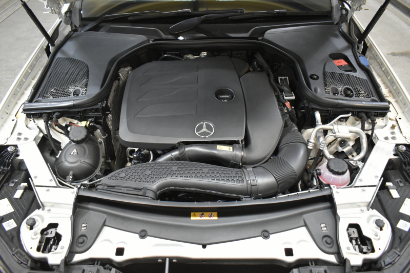 メルセデスベンツ Eクラス E200 ｽﾎﾟｰﾂ ｴｸｽｸﾙｰｼﾌﾞAMGﾗｲﾝｲﾝﾃﾘｱP ﾚｰﾀﾞｰｾｰﾌﾃｨP 後期型 MEｺﾈｸﾄ 燃費13.1KM 全席ﾋｰﾀｰ黒革 ﾃﾞｨｽﾄﾛ BSM Lﾁｪﾝｼﾞ AMGｴｱﾛ19AW ｷｰﾚｽGO ﾊﾟｰｸﾄﾛ HUD ﾌﾞﾙﾒS ﾏﾙﾁｶﾗｰｱﾝﾋﾞｴﾝﾄ 対話式ﾅﾋﾞ 360ｶﾒﾗ 2年保証