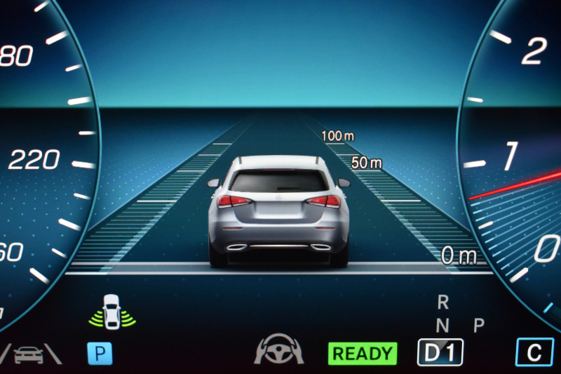 メルセデスベンツ Eクラス E200 ｽﾎﾟｰﾂ ｴｸｽｸﾙｰｼﾌﾞAMGﾗｲﾝｲﾝﾃﾘｱP ﾚｰﾀﾞｰｾｰﾌﾃｨP 後期型 MEｺﾈｸﾄ 燃費13.1KM 全席ﾋｰﾀｰ黒革 ﾃﾞｨｽﾄﾛ BSM Lﾁｪﾝｼﾞ AMGｴｱﾛ19AW ｷｰﾚｽGO ﾊﾟｰｸﾄﾛ HUD ﾌﾞﾙﾒS ﾏﾙﾁｶﾗｰｱﾝﾋﾞｴﾝﾄ 対話式ﾅﾋﾞ 360ｶﾒﾗ 2年保証